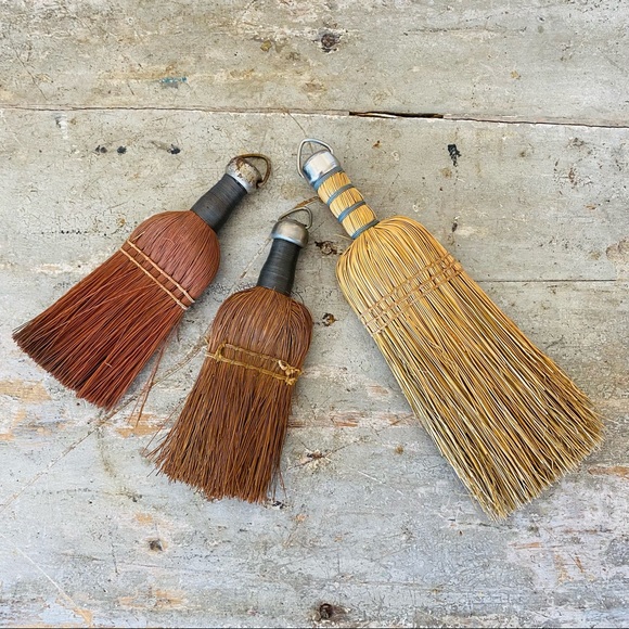 ♥️ Vintage ♥️ Old String Tied Metal Cap End Hanger Whisk Broom - Picture 11 of 12